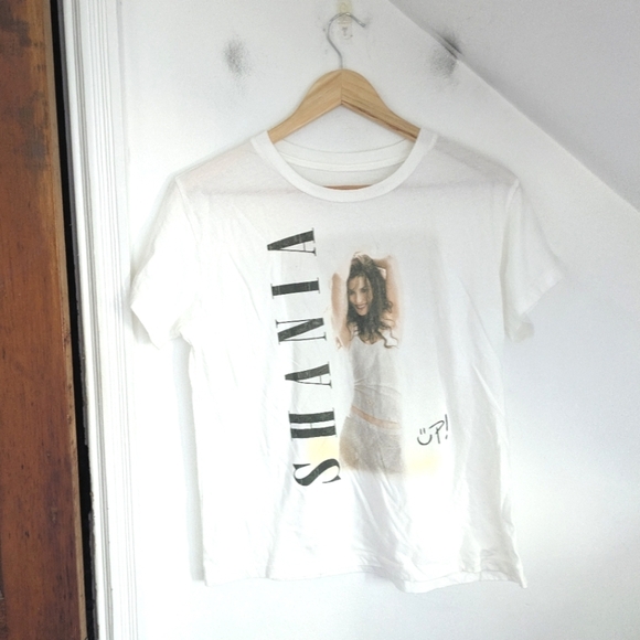 DAYDREAMER White Shania Twain Up! Single Graphic Band Shrunken Tee NEW Size S - Picture 1 of 7